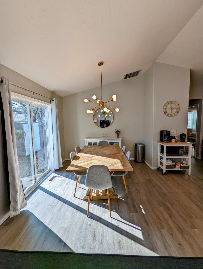 Contemporary 2-Bedroom Close To Downtown, Dining Eugene Eksteriør billede