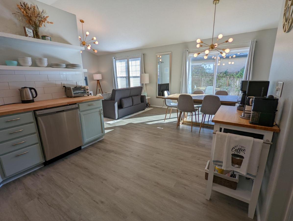 Contemporary 2-Bedroom Close To Downtown, Dining Eugene Eksteriør billede