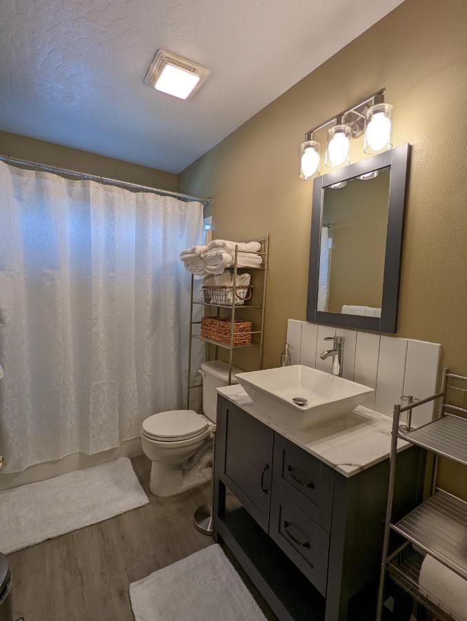 Contemporary 2-Bedroom Close To Downtown, Dining Eugene Eksteriør billede